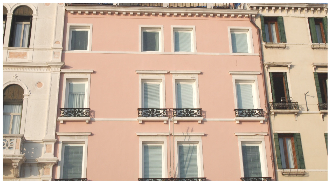 i-ll-u-s-i-o-n-a-l:  my photo, the buildings in italy are so asdkfjskldfjsd pretty!