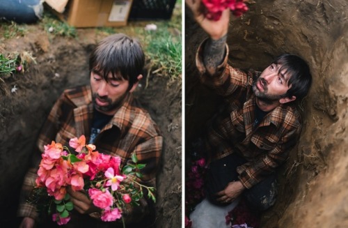 cloudyskiesandcatharsis:  Photographers’ Tearful Goodbye to Their Deceased Dog As wedding photographers by trade, most of the time, Helena and Laurent spend their days documenting the happiest moments in peoples’ lives. Recently, however, they shared