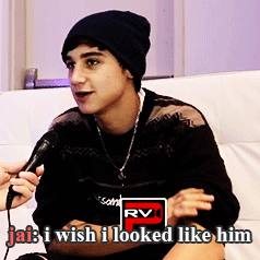 paanduute:  Q: if you were a girl, would you date yourself? 
