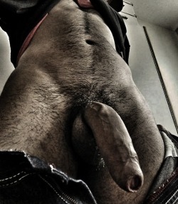 big-cocks-only:  !Big Cocks Only!:  This is one massive testosterone driven masculine uncut huge cock. Bet this hunk would plow anyone into oblivion. … 