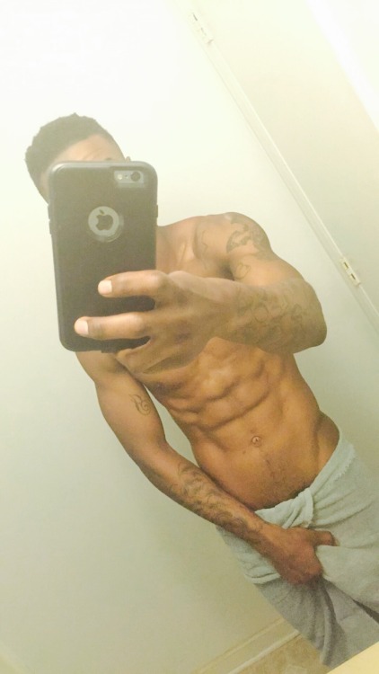timmyg22: I just noticed how nice my phone is, cool … #TeamiPhone