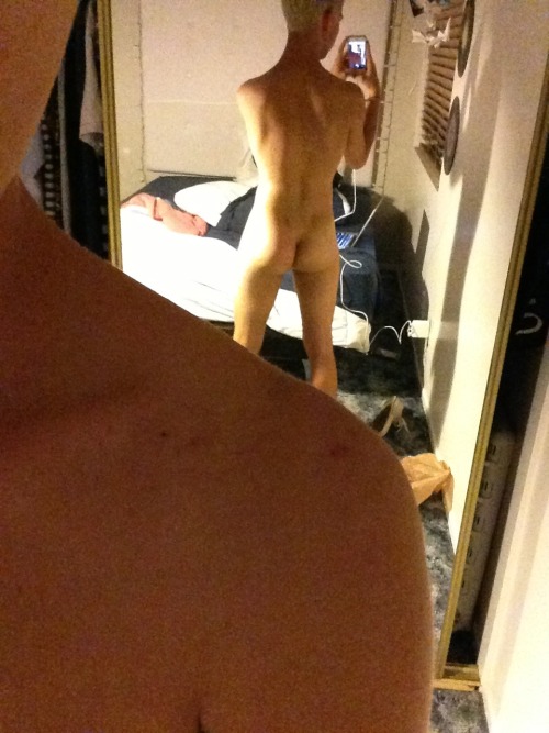 mycollectionofguysss:  [vvaunt]