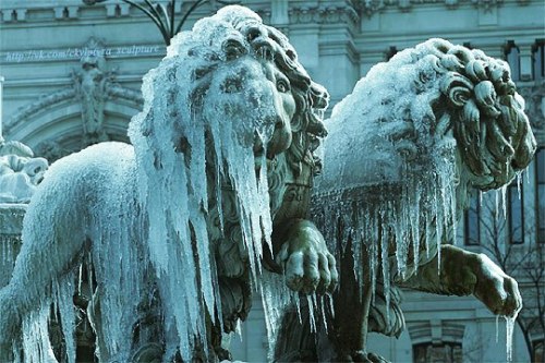 vintagepales: Frozen Fountains via ckylptyrasculpture A Baltic capital of an empire, or an enchant