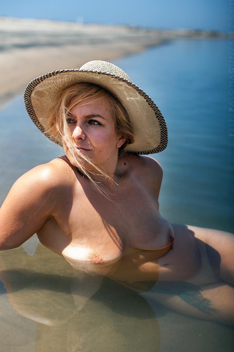 amateurematurenudist:  29 100+ kisses for all my followers. Thank you for all likes