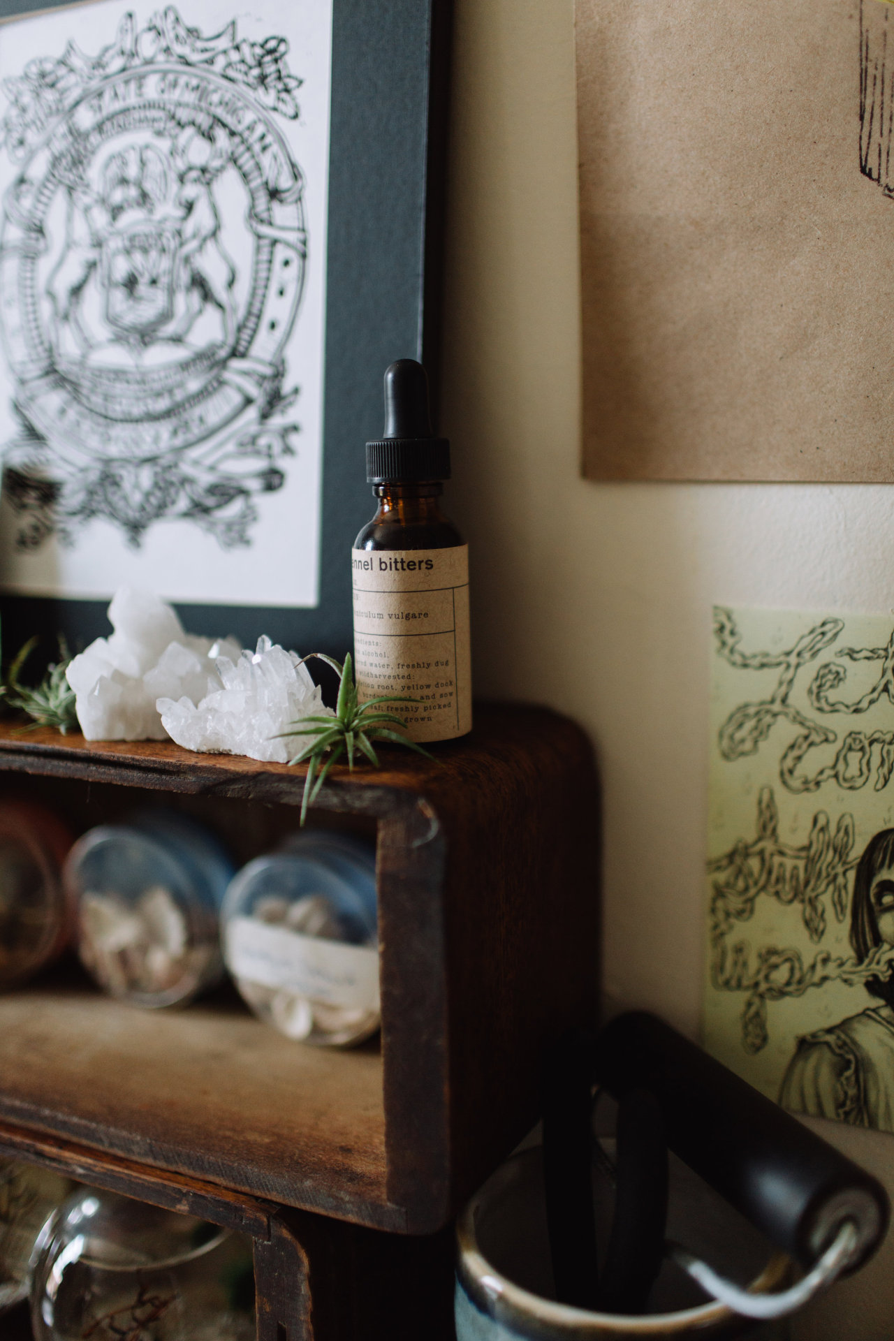 joellesoswell:  my home is a shrine, I build it piece by piece. (little ephemera