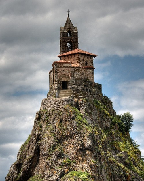dolce-vita-lifestyle:  wasbella102:  “Saint-Michel d’Aiguilhe is a chapel in Aiguilhe, near Le Puy-en-Velay, France, built in 962 on a volcanic formation 85 metres high. The chapel is reached by 268 steps carved into the rock.”  La Dolce