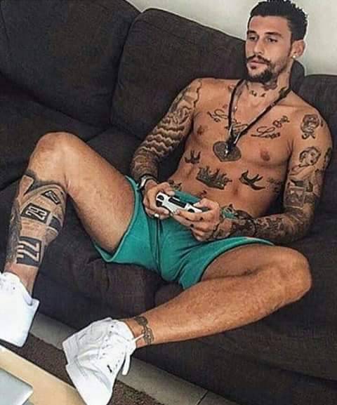d-townfreak: ktothec23:  White guys like him make me reconsider  😋🥰 