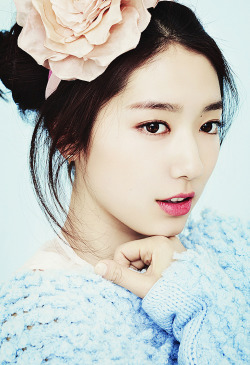 pinkhot:  Park Shin Hye for First Look, Volume