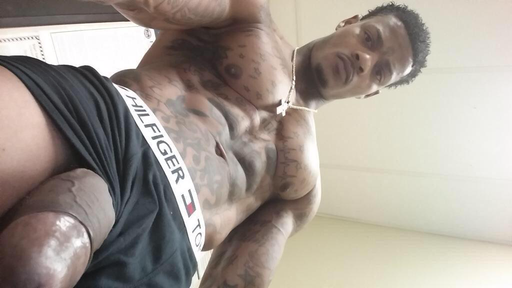 deep8144:  xlbig:  http://xlbigdick.com @xLBigx   .Bulge      👑 