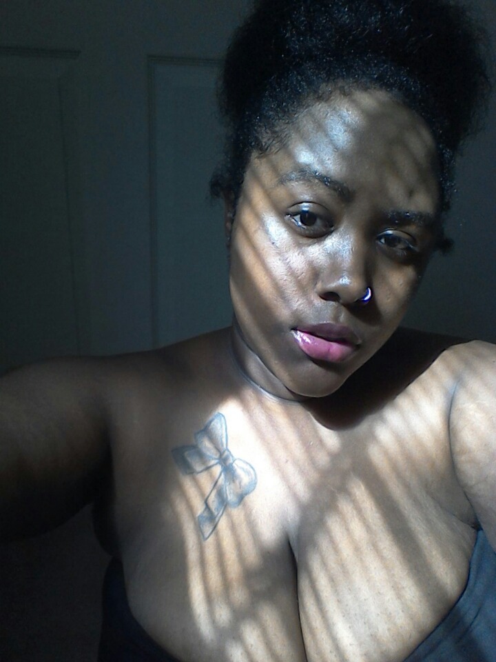 bustyspice:  I ain’t shit w/out a filter pt. 3 ft. Cocoa Butter vaseline on my