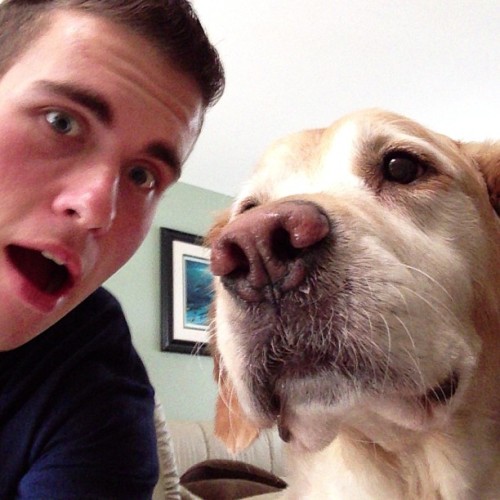menandtheirdogs:  moose-effect:Good day with Ms. Jenna #me #jenna #sheslookingatchicken 