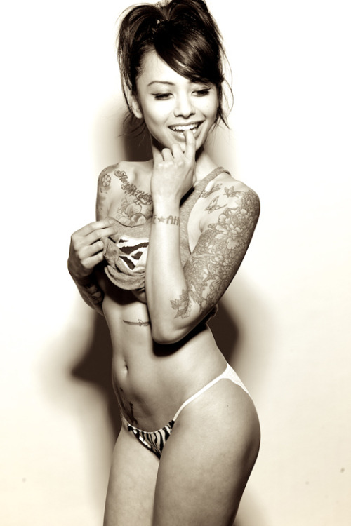 thelittleinkfairy:  Levy Tran by John Agcaoili  