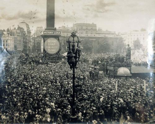 Armistice celebration, Trafalgar Square London. November 11th, 1918. [1600 x 1282] Check this blog!