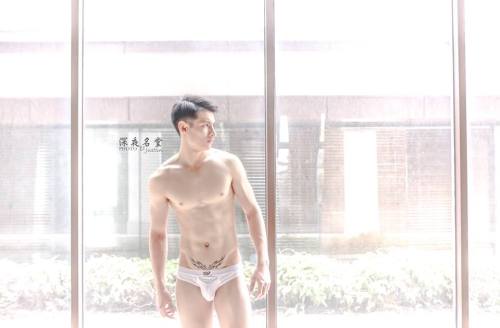 hunkxtwink:  Justin Hsieh PhotographyHunkxtwink - More in my archive