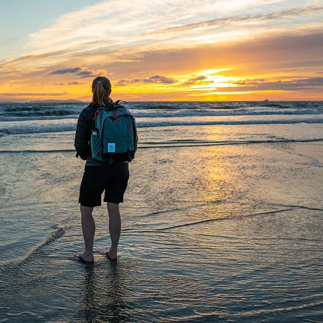 Leah wearing the Topo Designs Core Pack for sunset at Huntington Beach. I just finished a review of the Core Pack on YouTube (link in bio). If you’re interested in a pretty versatile daypack it’s a great choice. If you’re interested in great sunsets,...