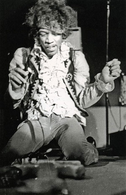 ledzepppelin:  Jimi Hendrix’s infamous sacrifice of his guitar during ‘Wild Thing’, the last song of The Jimi Hendrix Experience’s life changing set at the Monterey Pop Festival on the 18th of June 1967 17 year old photographer Ed Caraeff who