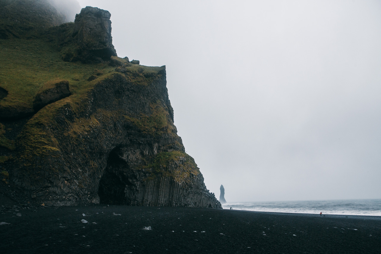 tomjoyphotography:  Black Sand Beach, Vik, Iceland