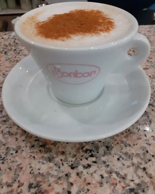 #15Dicembre2022🗓 Visita al Campo Santo ✝️ 😇 🙏, cappuccino decaffeinato e con cannella da Paul #BonBon , taglio tattico della chioma da https://www.parrucchiereseregno.com/
https://www.instagram.com/p/CmMCLzQtzND/?igshid=NGJjMDIxMWI=