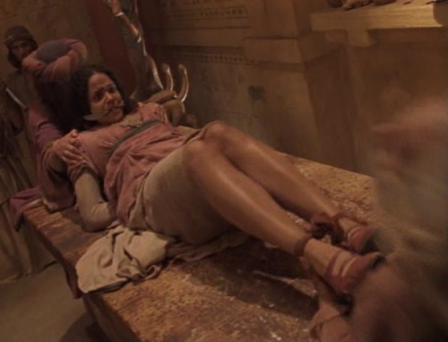popularbondage:  Noah’s Ark (Film, 1999) The biggest DVD release this week is the polarizing Russell Crowe-starring version of Noah.To mark the occasion, here’s an earlier take on the same story (starring Jon Voight, by the way, which was kind of