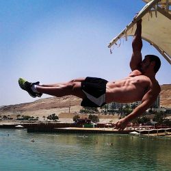 Calisthenics ðŸ’ªðŸ¼ðŸ˜Žhttp://imrockhard4u.tumblr.com