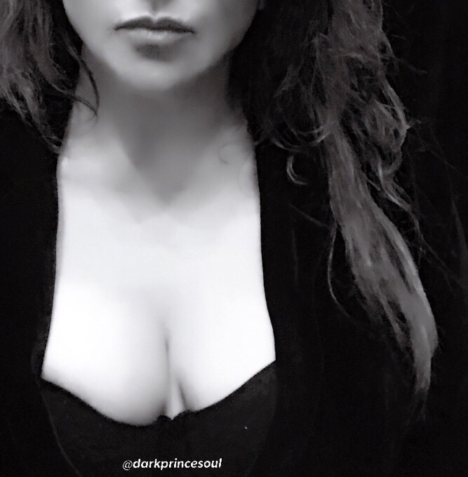 darkprincesoul:  An oldie but a goodie…. Have a frisky Friday🖤
