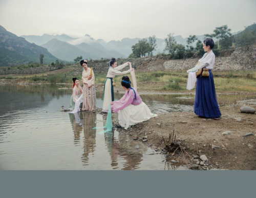 Traditional Chinese hanfu | artistic photography “women from song dynasty” 山居秋暝 by -六十七-