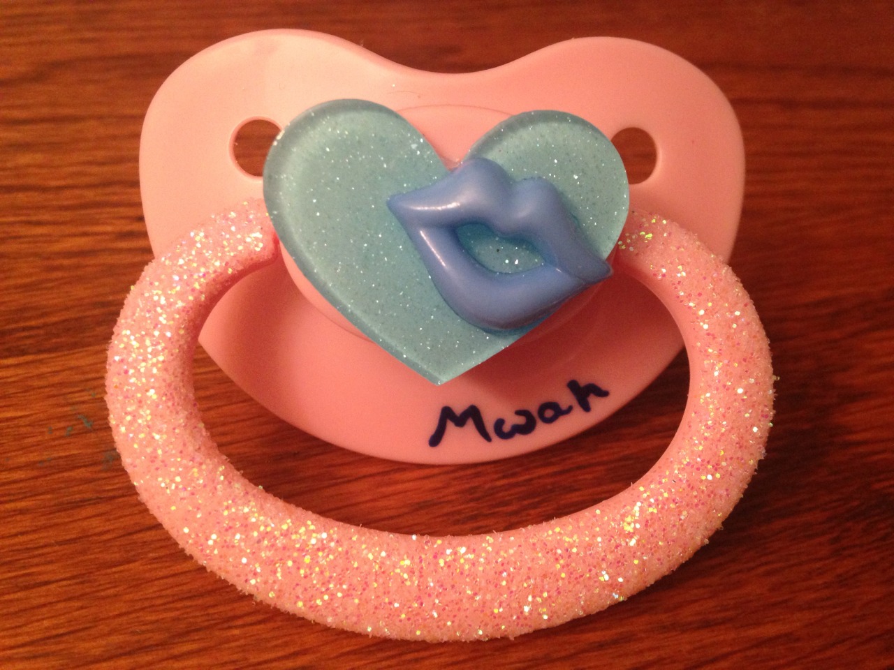 littlebabybigplaypen:  I hope you like these! 🙈🎀  (www.littlebabyBigPlaypen.storenvy.com)