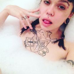 fuckmestupid:  It’s #bubblebath time 💫