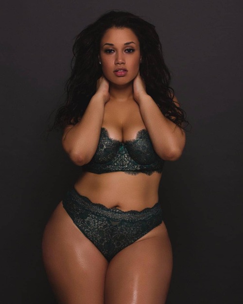 fletchertrowan:  THICK Beauty