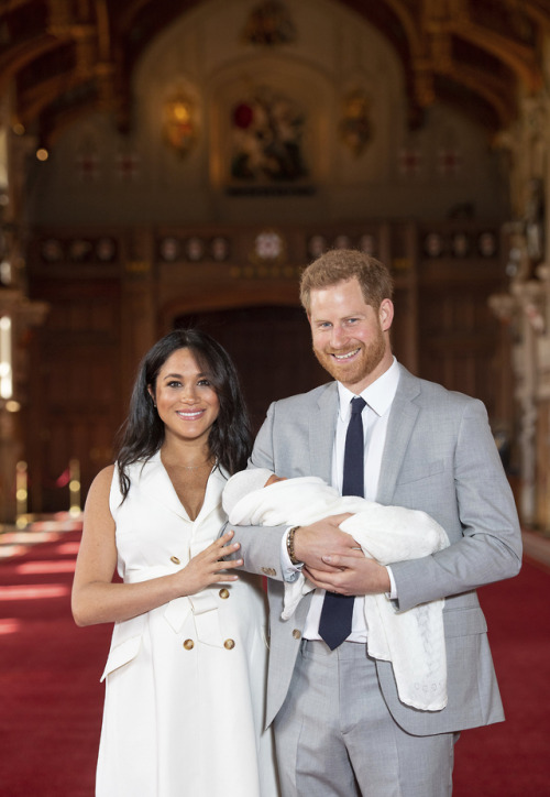 BRB crying over the adorable family that is Prince Harry, Meghan Markle and Baby Sussex.See more pic