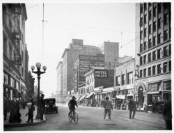 memoriastoica:  Spring Street, South from Sixth Street; Los Angeles. Circa 1914. 