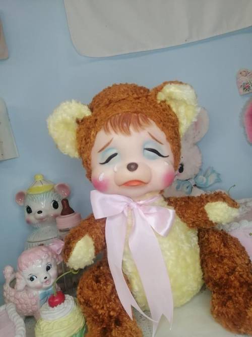 littlealienproducts:    VTG Rushton Sad Crying