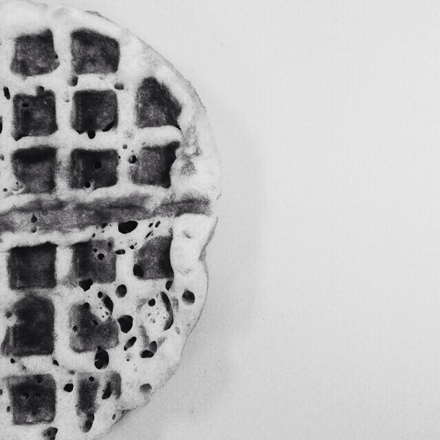 Mỗi lần thấy cái bánh này là lại thèm bánh waffle quá đi :(( #VSCOcam#waffle#tasty#delicous