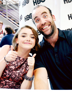 kinginthenorths:  Maisie Williams and Rory McCann attend HBO’s ‘Game of Thrones’ cast autograph signing during Comic-Con 2014 on July 25, 2014 in San Diego, California 