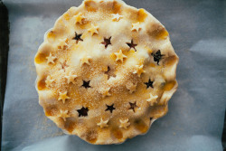 foodffs:  Blackberry Pear Pie Really nice