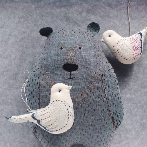 A farewell portrait　❤ :) #woodlandtale #bigbuddyrufin #birds #bear #bearlove #embroideredtoy #クマ　#鳥　
