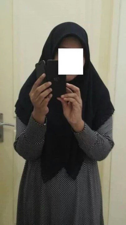 royyy17:  Awek tudung baik hati payung gambar. 