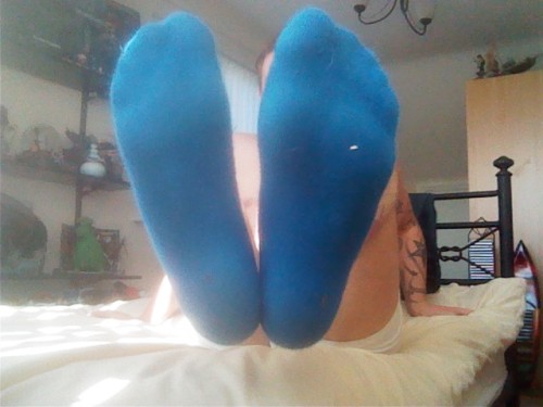 bootslaveboyusa:  Sniff ‘em pigs!!!! 