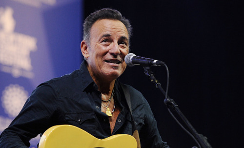 Bruce Springsteen performing, telling dirty jokes, and generally oozing handsome sexiness at the 9th