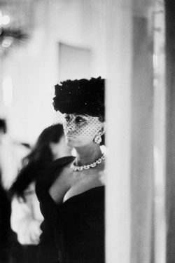 sophiavloren:  Sophia Loren on the set of