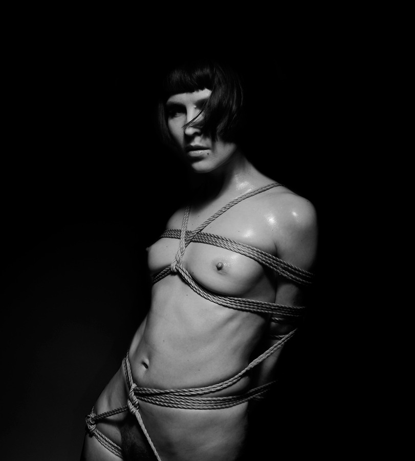 minon-minon:  self portrait, march 2012, berlin 