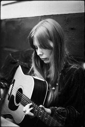 littlebunnysunshine:  Joni Mitchell 1968