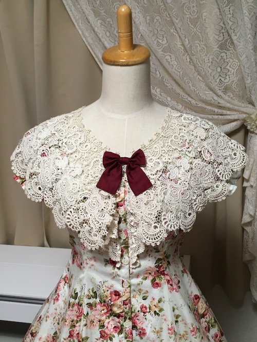 OP: Victorian maiden Lace collar: antique