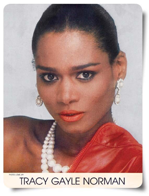 destinyrush:She’s absolutely gorgeous. Plus she’s in her 60′s but looks 30