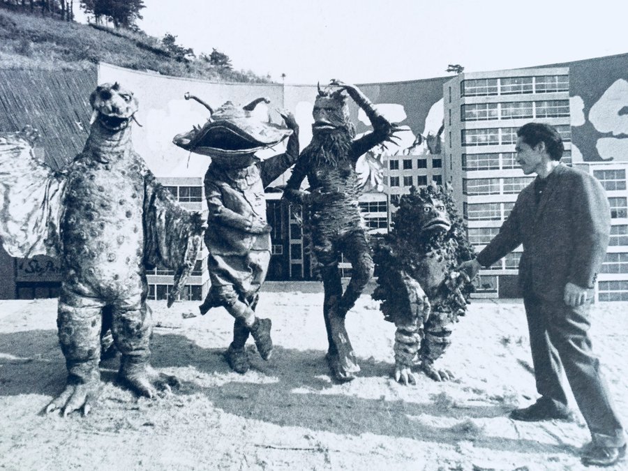 radmoonlover:  1966年「ウルトラQ大会」@多摩テックhttps://twitter.com/1632bdkrst/status/1019077047367266304?s=19