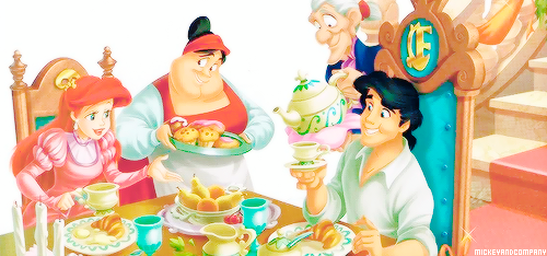 mickeyandcompany:  25 Days of Disney Christmas [10/25] - The Little Mermaid: The