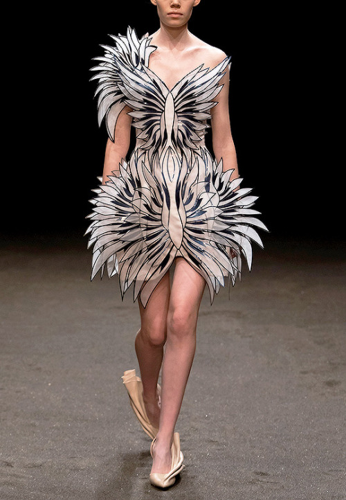 evermore-fashion:Iris van Herpen ‘Roots and Rebirth’ Spring 2021 Haute Couture Collection