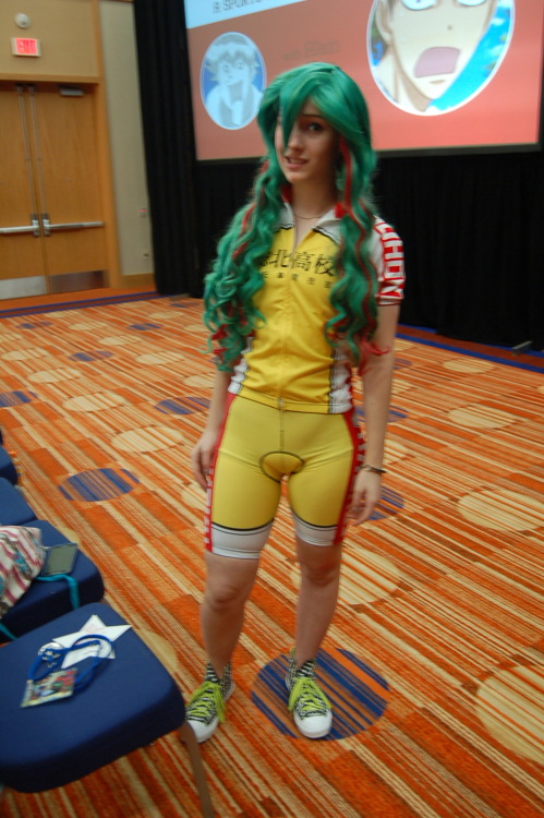 7enma:  all the yowamushi pedal cosplayers i took pictures of at otakon! if you see yourself feel free to repost as long as you credit me!   Ahhh!  That Makishima with the mismatched socks is demigirlmaki!