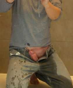 jeansluvver:  Good piss in jeans pixx 