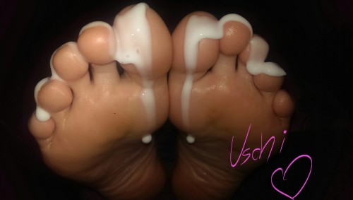 http://ms-uschi.tumblr.com/  Another good site for some footaction.